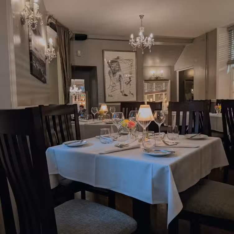 Interior - Bishop's Dining Room & Wine Bar, Norwich, Norfolk