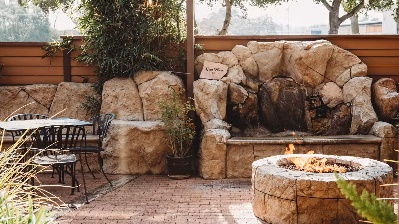 Exterior - Guest House Grill, Atascadero, CA