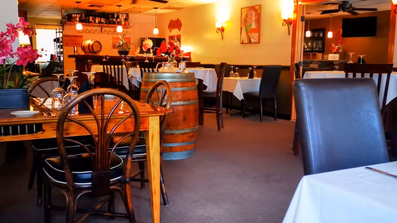 Restaurant - Cafe Largo, Largo, FL