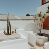 Cover image for Golden Fleece Hotel