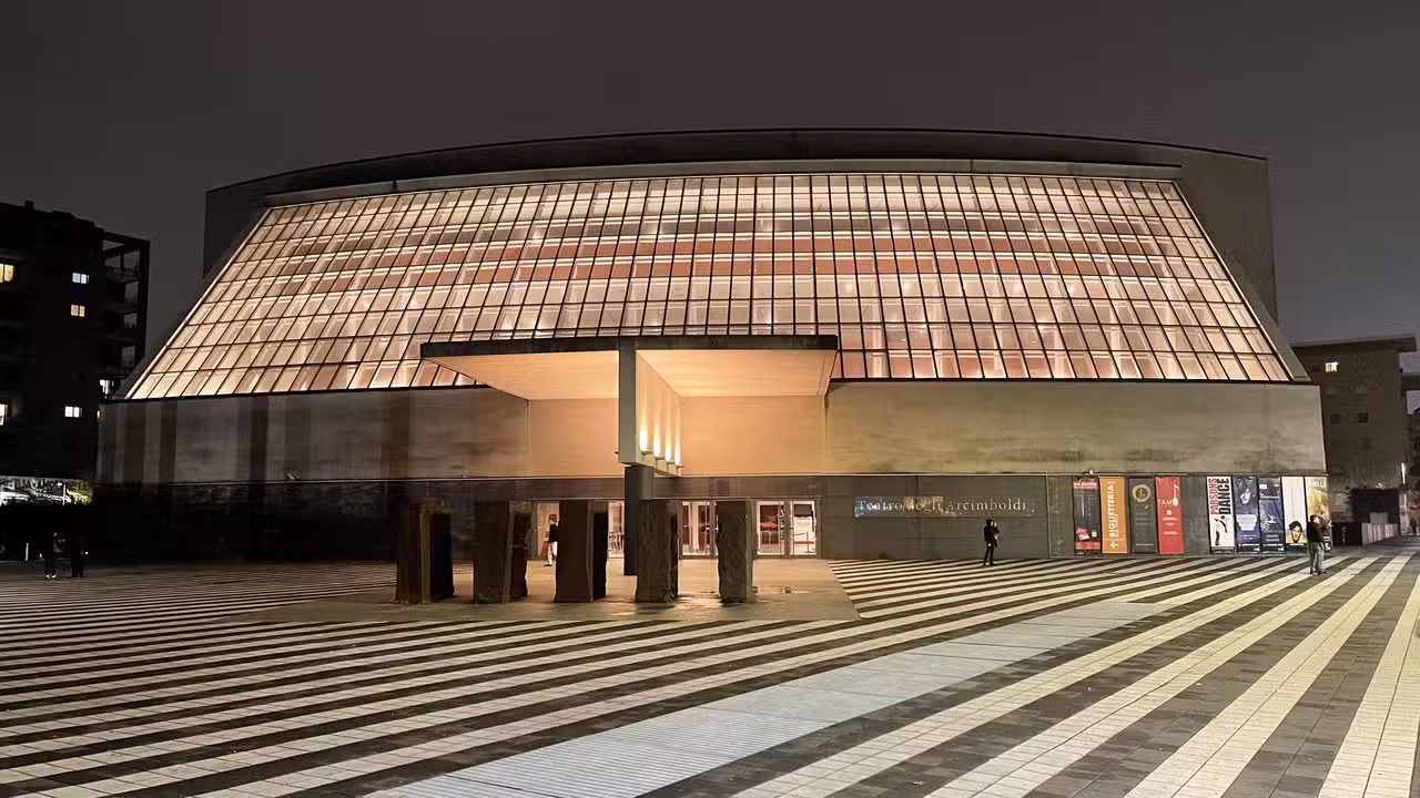 Dal Milanese "Teatro Arcimboldi” Citta Metropolitana di Milano Milano
