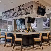 A photo of Streetlight Kitchen & Bar restaurant