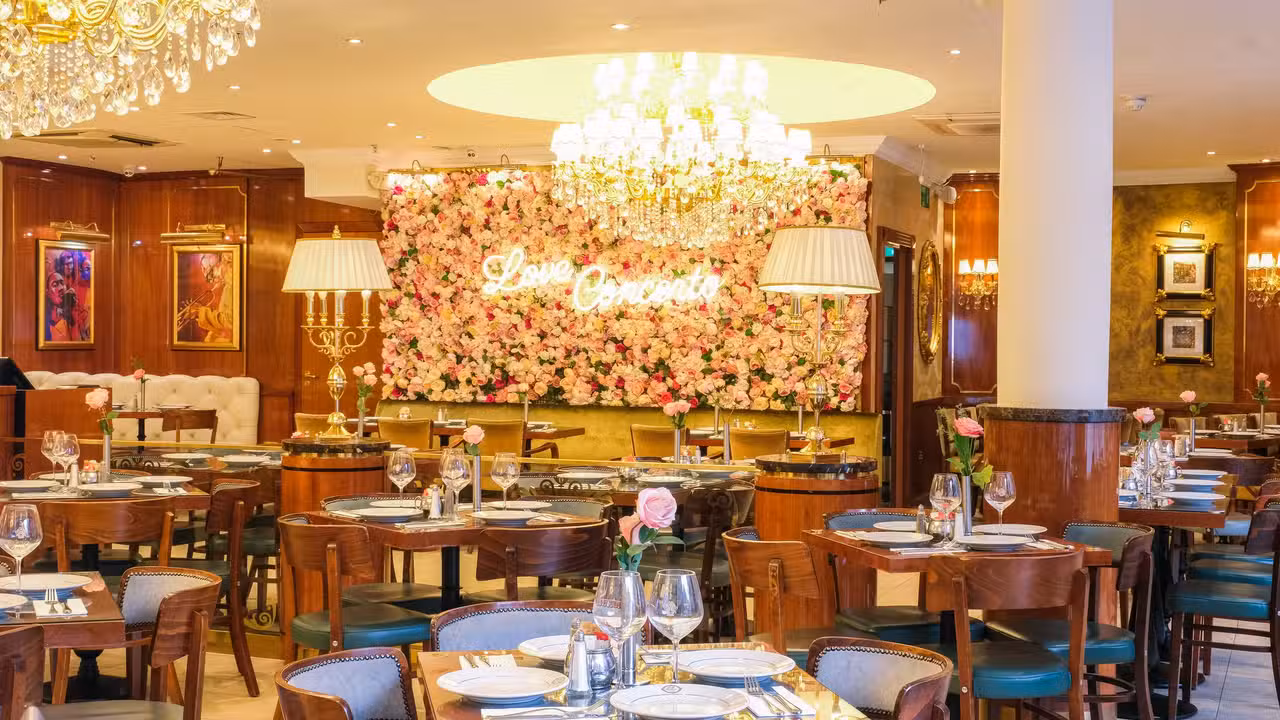Interior - Caffe Concerto New Knightsbridge, London, 