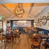 A photo of Queens Head Derby restaurant