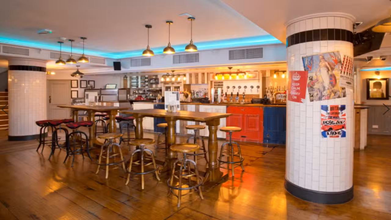 Interior - Britannia, London, 