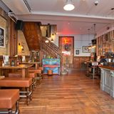 Cover image for Fox on the Green Islington London