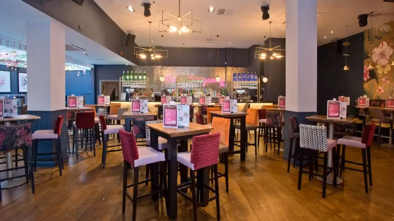 Interior - Slug and Lettuce Aldgate, London, 