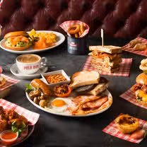 Una foto del restaurante Polo Bar - 24 Hour Great British Café and Bar
