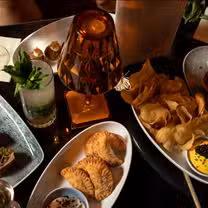 Una foto del restaurante Emilia's Havana