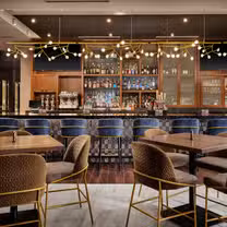 Oaken Bistro + Barの写真