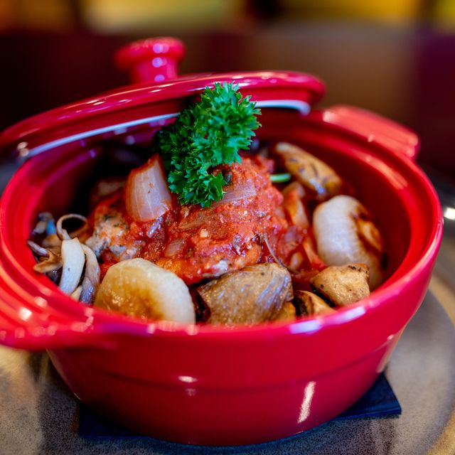 Spin Kitchen & Bar - Marriott Ottawa - Updated 2026, Comfort Food ...