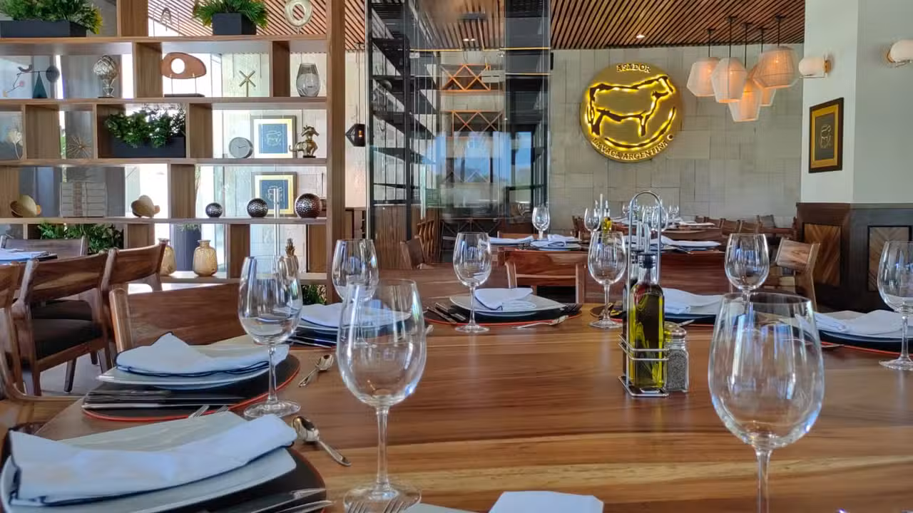 Interior - Asador La Vaca Argentina - Puerto Cancún, Cancún, ROO