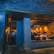 Una foto del restaurante RAMEN-SAN Whisky Bar - Fulton Market