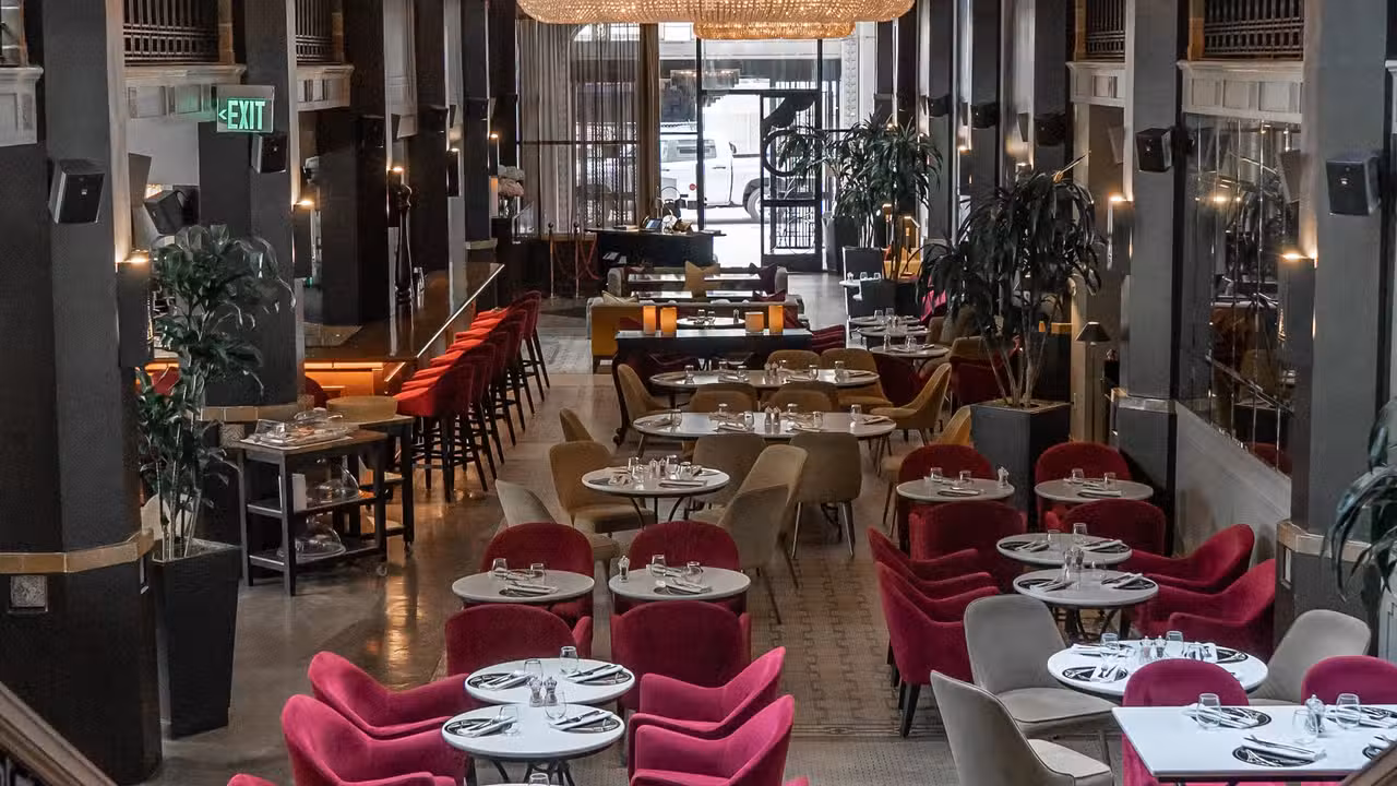 Exterior - Le Petit Paris, Los Angeles, CA
