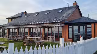 Een foto van restaurant Bridgeview Station Restaurant