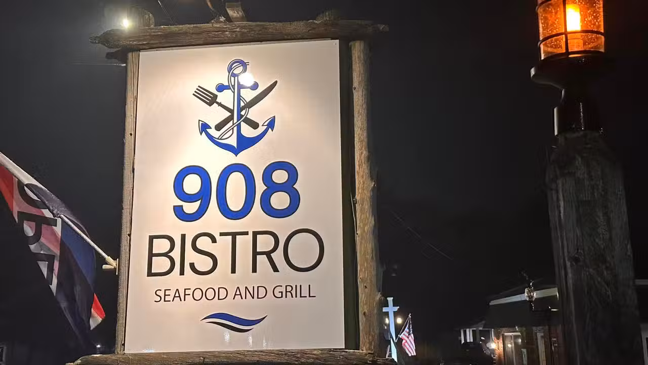 Exterior - 908 Bistro, Yarmouth, MA