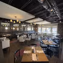 Una foto del restaurante The Whitney House