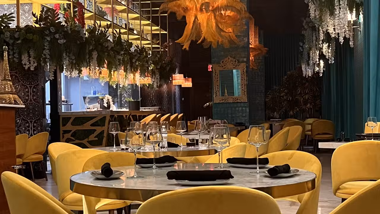 Binnenkant - Místico, Miami, FL