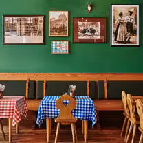 Una foto del restaurante Ernst Biergarten
