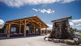 A photo of Ninepipes Lodge restaurant