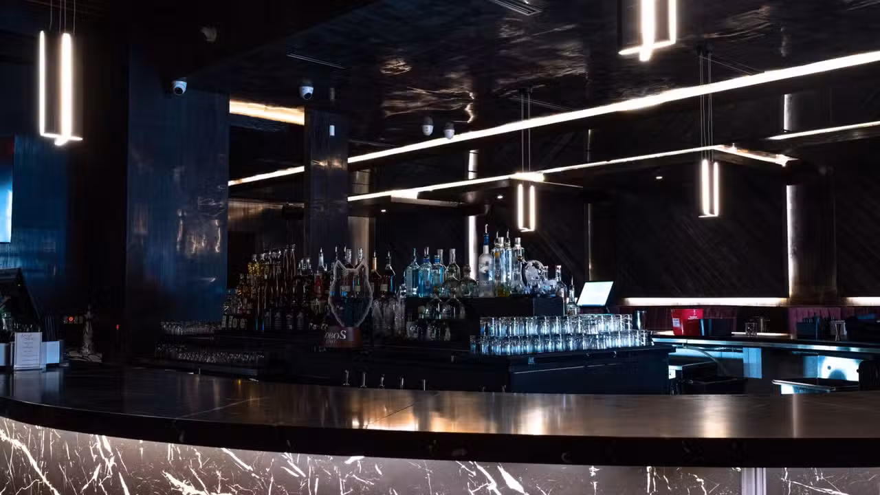 FRNDS Restaurant & Lounge, Houston, TX