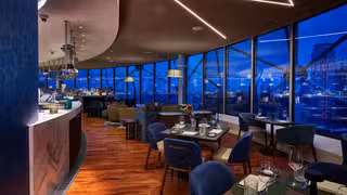Una foto del restaurante Crown Block