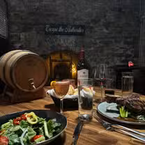 Foto von CADENCE+ Cellars Speakeasy Restaurant