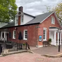 Una foto del restaurante The Main House