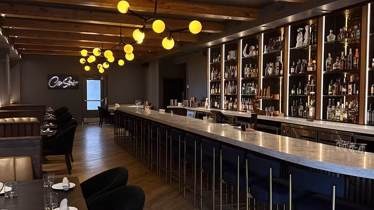 Interior - Ce Soir Brasserie + Bar, Oakville, ON
