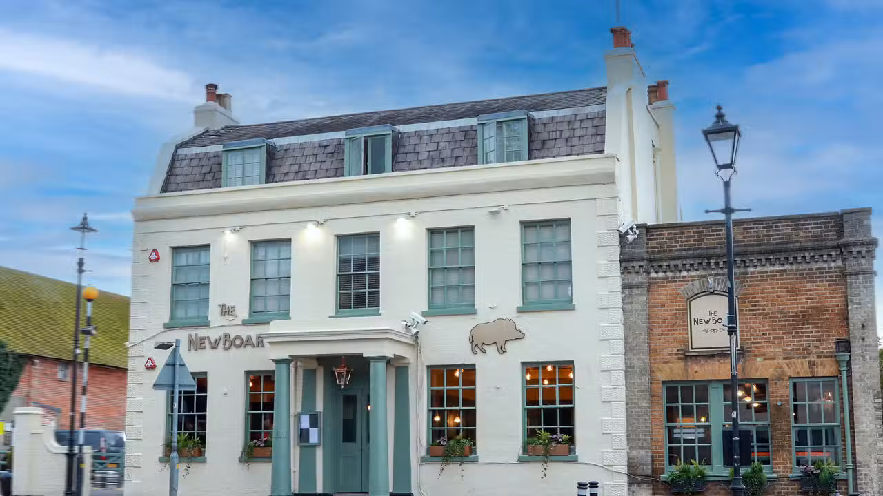 Buitenkant - The New Boar, Abridge, 