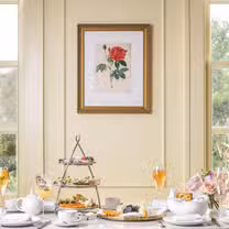 Foto von The Huntington's Rose Garden Tea Room Restaurant