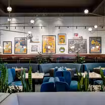 A photo of Earls Kitchen + Bar - Polo Park - Winnipeg restaurant