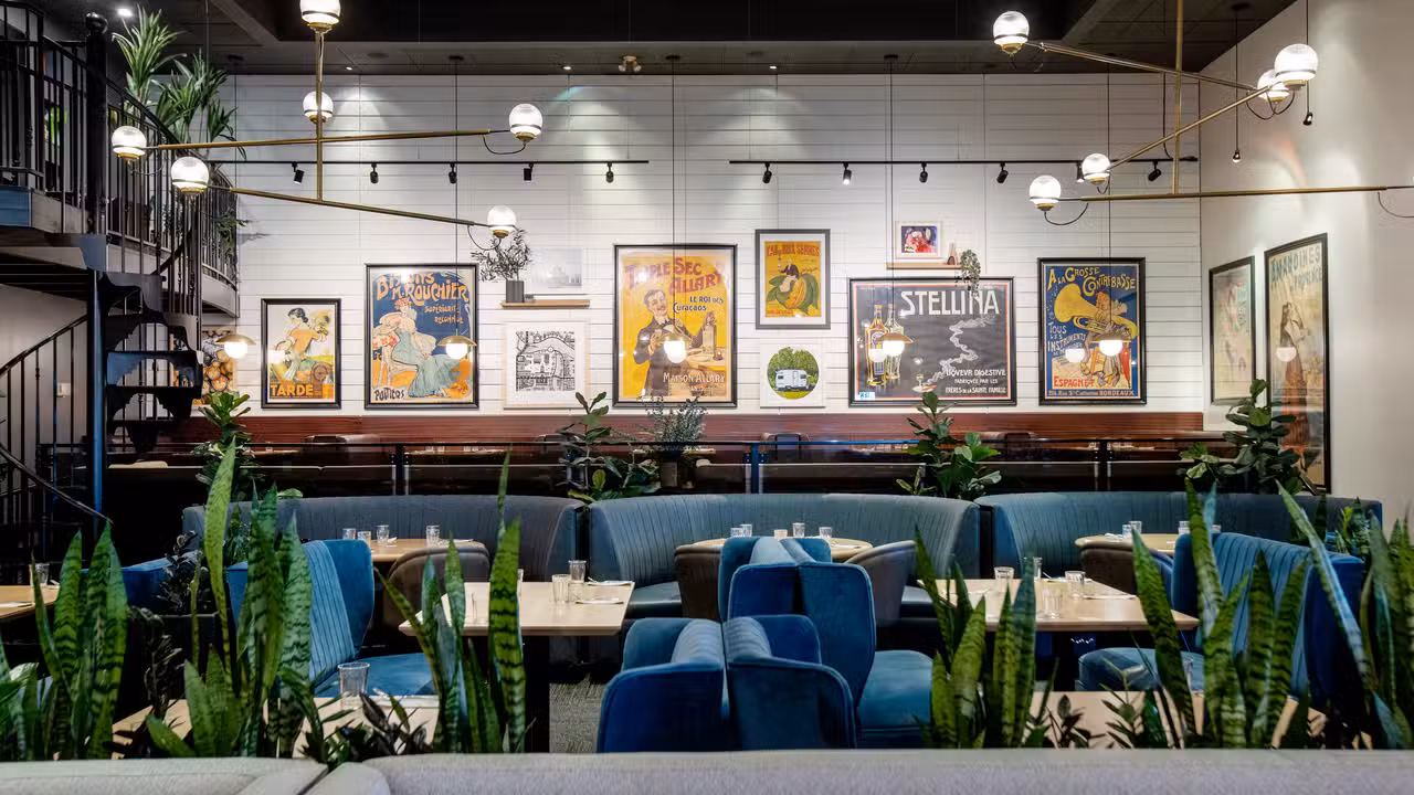 Ribs, Hunan, Wings, Caesar, Beer, Caesar - Earls Kitchen + Bar - Polo Park - Winnipeg, Winnipeg, MB