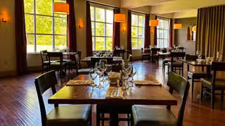 Una foto del restaurante Two Henrys at Hilton Pearl River