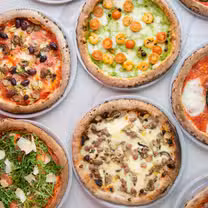 A photo of POMO Pizzeria Napoletana - Biltmore restaurant