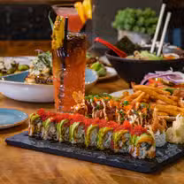 Una foto del restaurante Three's Bar & Grill