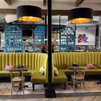 Una foto del restaurante Seven Doors Kitchen + Cocktails