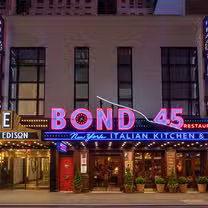 Una foto del restaurante Bond 45