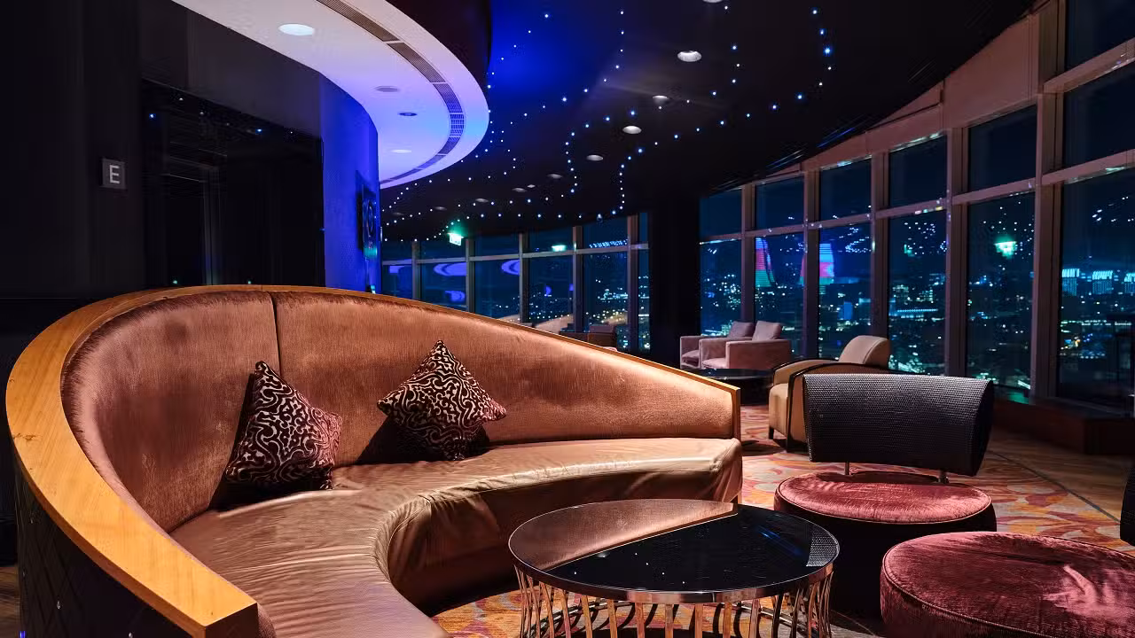 Binnenkant - 360 Bar, Baku, Baku