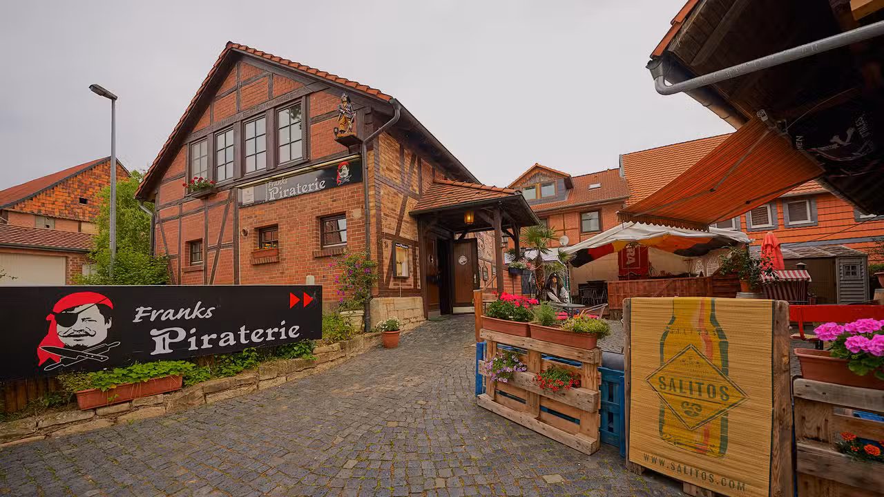 Außenansicht Restaurant Franks Piraterie - Restaurant Franks Piraterie, Bad Gandersheim, NI