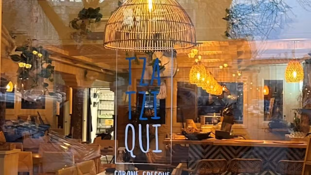 Tzatzi-qui, Montréal, QC