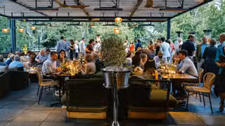 Una foto del restaurante Roof 106