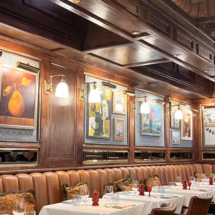 Interior - Harry's Marylebone, London, ENG