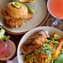 Una foto del restaurante Tavern at the Mission