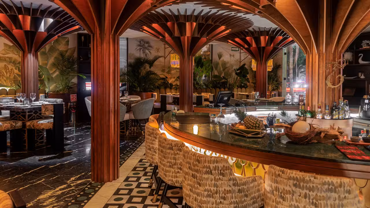 Entrada al restaurante desde Paseo de Montejo - Emplumado, Mérida, YUC