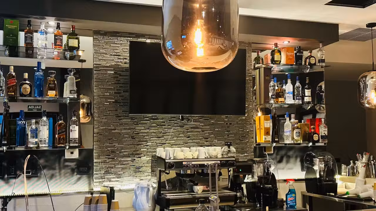 Interior - american bristro & bar, San Miguel, San Salvador