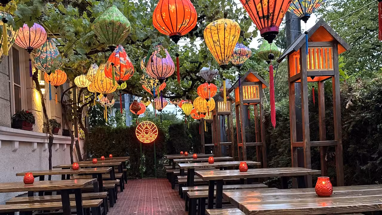 Buitenkant - Geisha Garden, München, BY