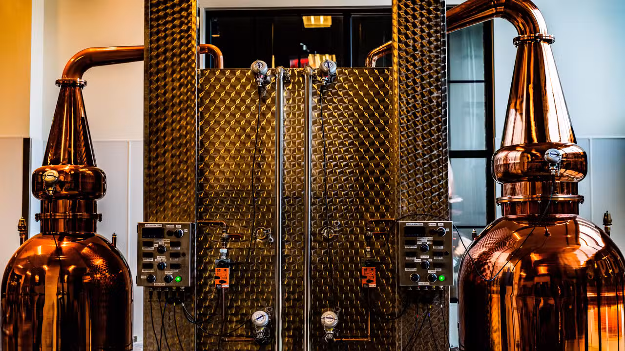 Binnenkant - Open Road Distilling Co. - Tasting Room, Reston, VA