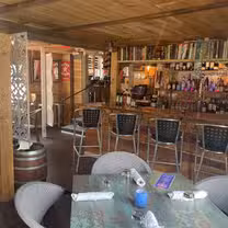 Una foto del restaurante Ann's Book Bistro