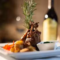 Een foto van restaurant J.  Vito's Supper Club and Lounge